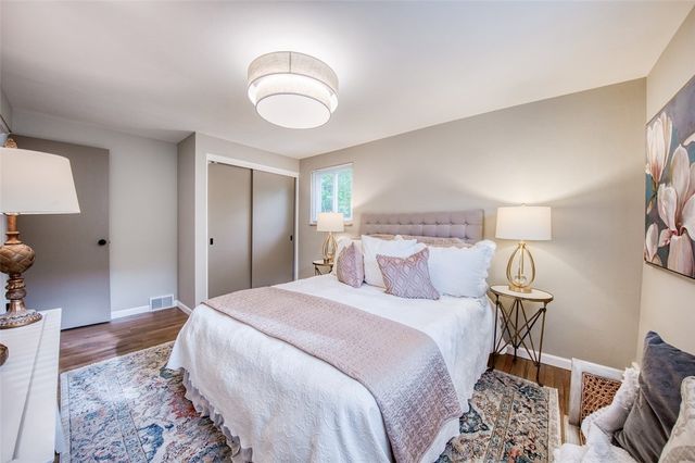 2661 Old Washington Rd, Upper St Clair, PA 15241