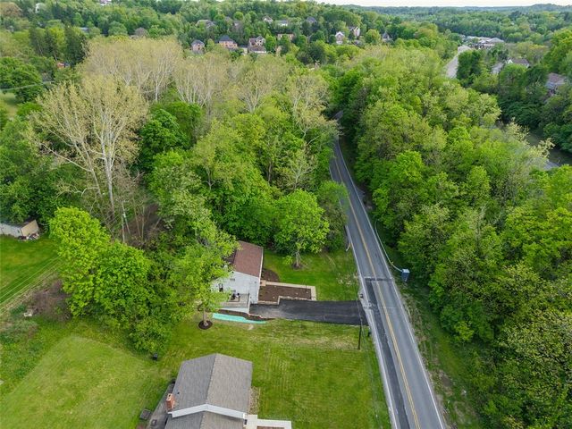 2661 Old Washington Rd, Upper St Clair, PA 15241