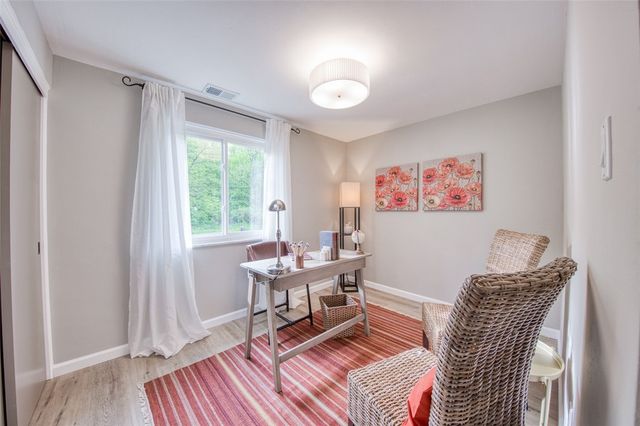 2661 Old Washington Rd, Upper St Clair, PA 15241