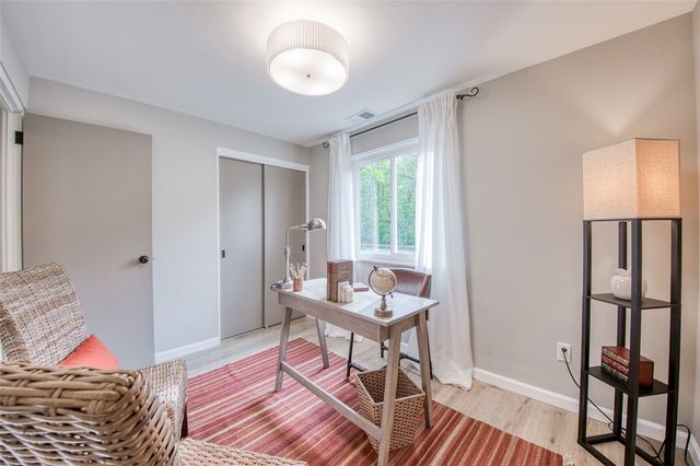 2661 Old Washington Rd, Upper St Clair, PA 15241