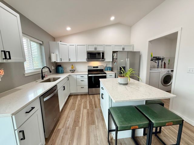 425 Galileo Drive, Riverside, IA 52327