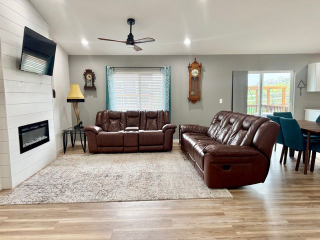 425 Galileo Drive, Riverside, IA 52327