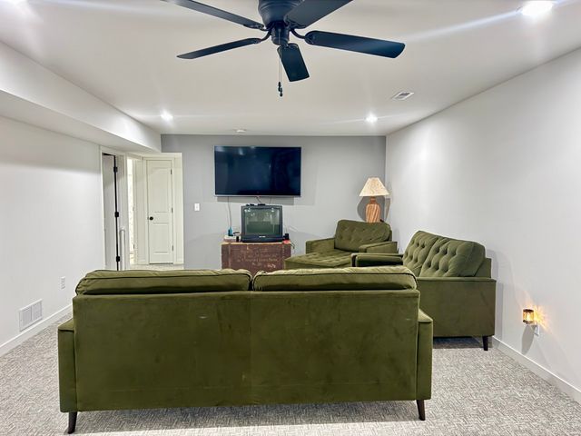 425 Galileo Drive, Riverside, IA 52327