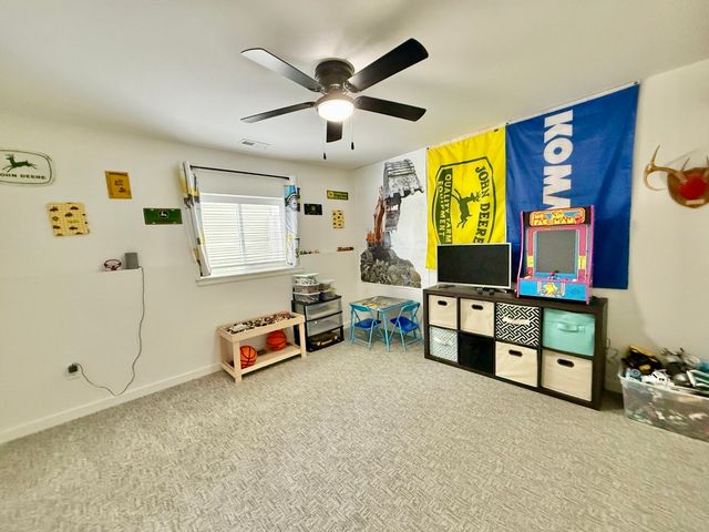 425 Galileo Drive, Riverside, IA 52327