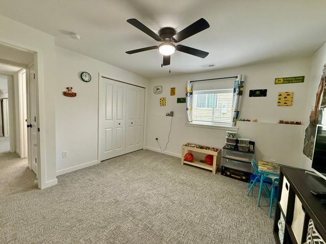 425 Galileo Drive, Riverside, IA 52327