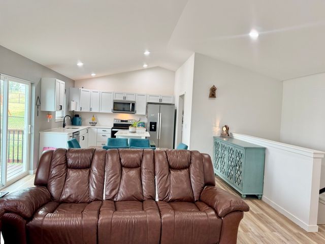 425 Galileo Drive, Riverside, IA 52327