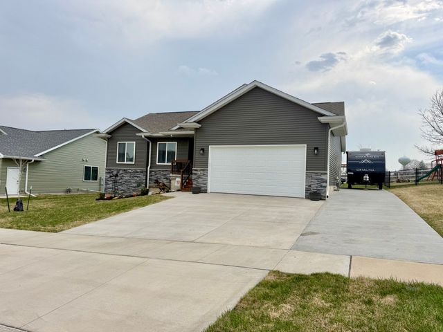 425 Galileo Drive, Riverside, IA 52327