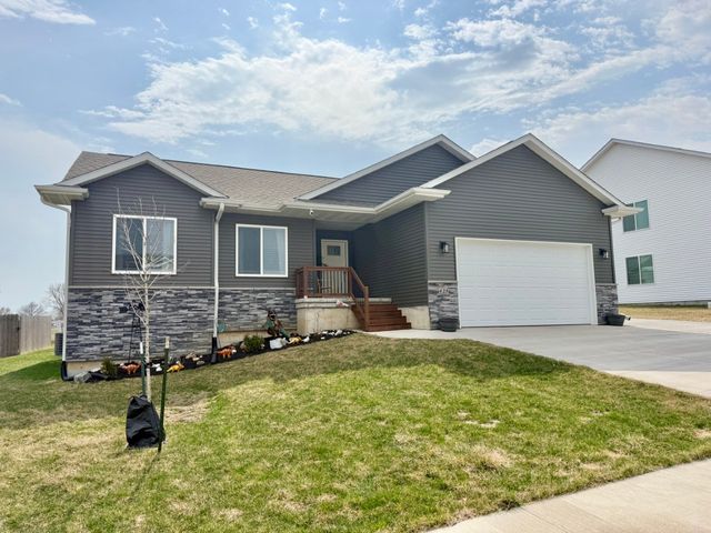 425 Galileo Drive, Riverside, IA 52327