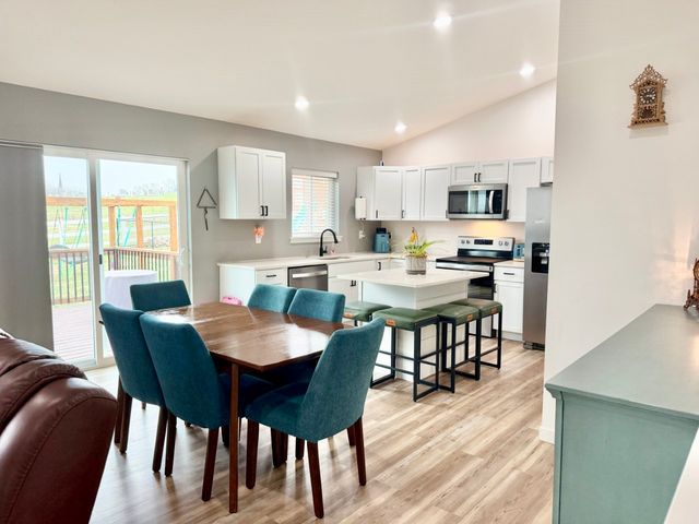 425 Galileo Drive, Riverside, IA 52327