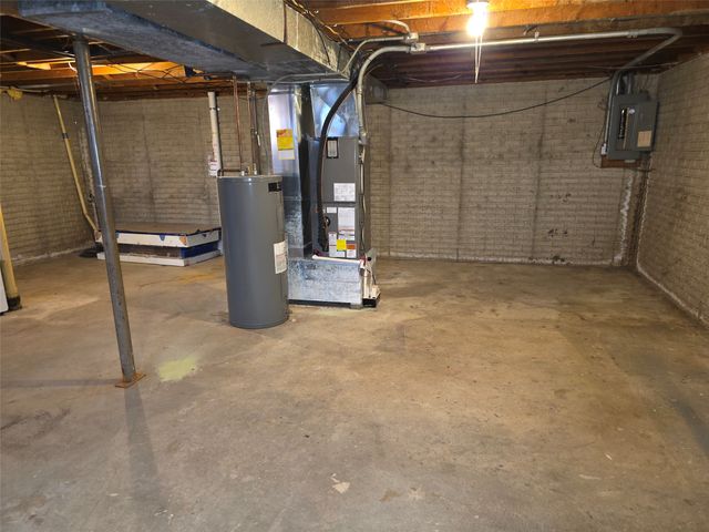 4488 Independence Drive, Pleasant Hill, IA 50327