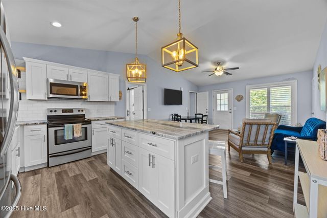 210 Bayview Drive, N Topsail Beach, NC 28460