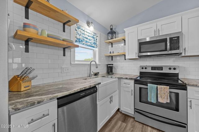 210 Bayview Drive, N Topsail Beach, NC 28460