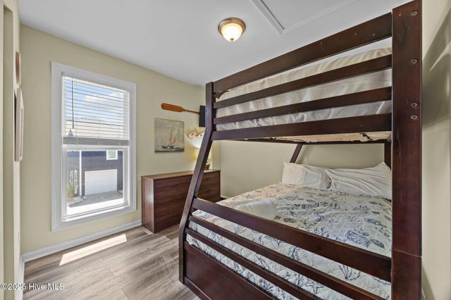 210 Bayview Drive, N Topsail Beach, NC 28460