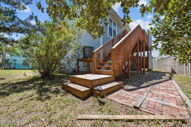 210 Bayview Drive, N Topsail Beach, NC 28460