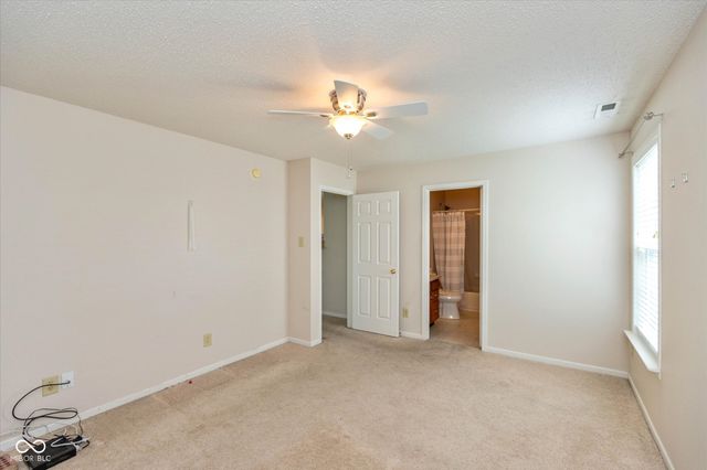 560 Runnymede Court, Greenfield, IN 46140
