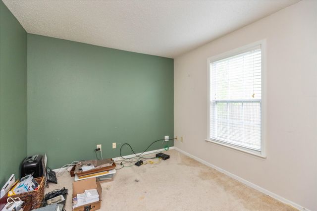 560 Runnymede Court, Greenfield, IN 46140
