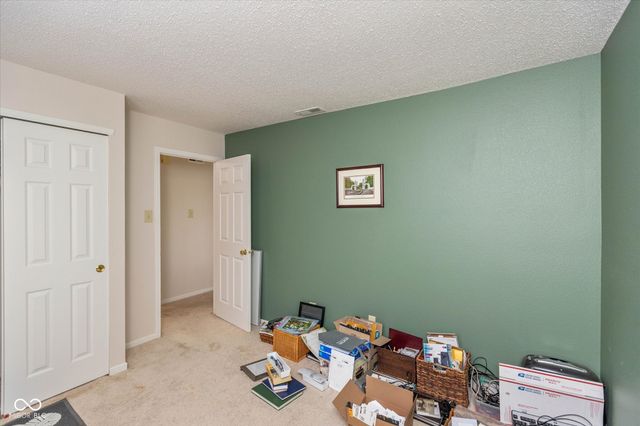 560 Runnymede Court, Greenfield, IN 46140