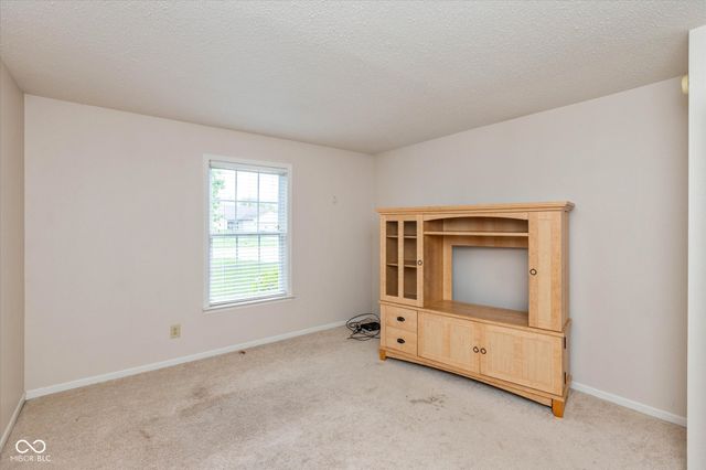 560 Runnymede Court, Greenfield, IN 46140