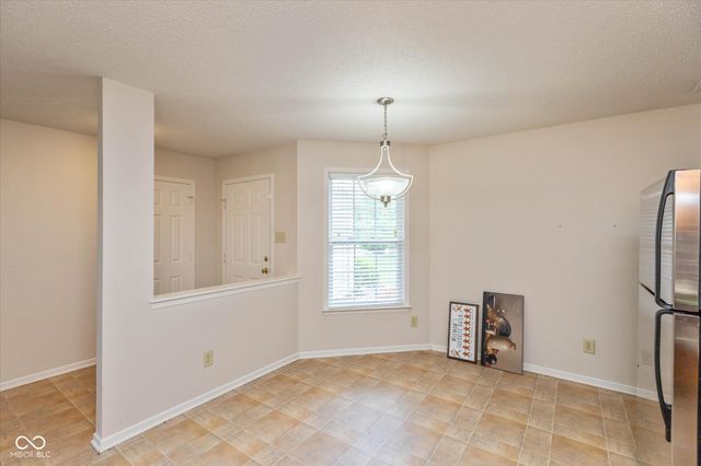 560 Runnymede Court, Greenfield, IN 46140