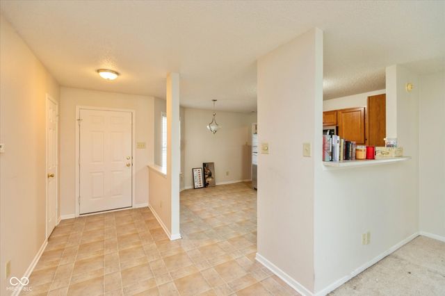 560 Runnymede Court, Greenfield, IN 46140
