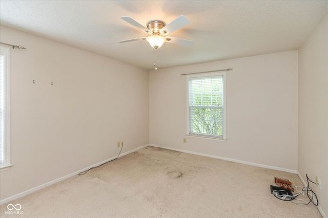 560 Runnymede Court, Greenfield, IN 46140