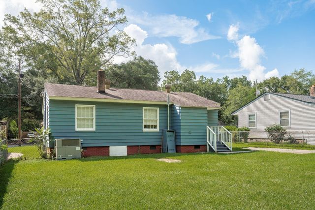 2416 Falcon Road, Charleston, SC 29406