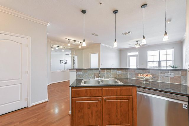1711 Old Spanish Trail 449, Houston, TX 77054