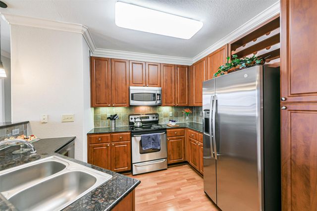 1711 Old Spanish Trail 449, Houston, TX 77054