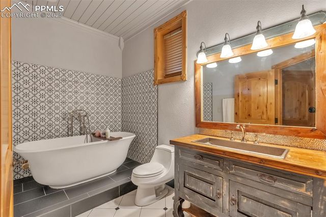 15958 Shadow Mountain Ranch Road, Larkspur, CO 80118