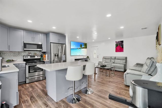 7767 Normandy St, Miramar, FL 33023