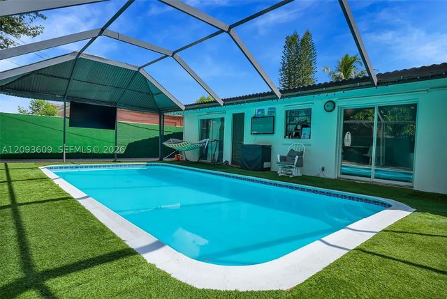 7767 Normandy St, Miramar, FL 33023