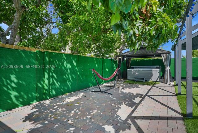 7767 Normandy St, Miramar, FL 33023