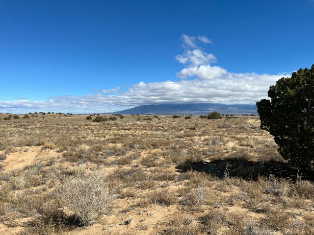 Valiente Road NW, Albuquerque, NM 87120