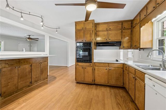 968 Gunter Circle, Lawrenceville, GA 30043