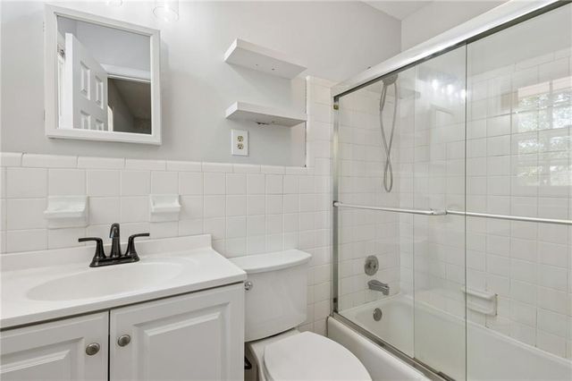 968 Gunter Circle, Lawrenceville, GA 30043