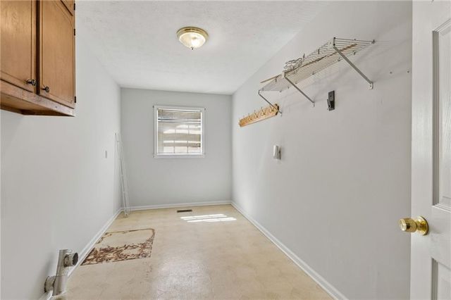 968 Gunter Circle, Lawrenceville, GA 30043