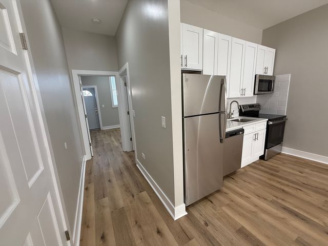 3155 N Long Avenue 1, Chicago, IL 60641