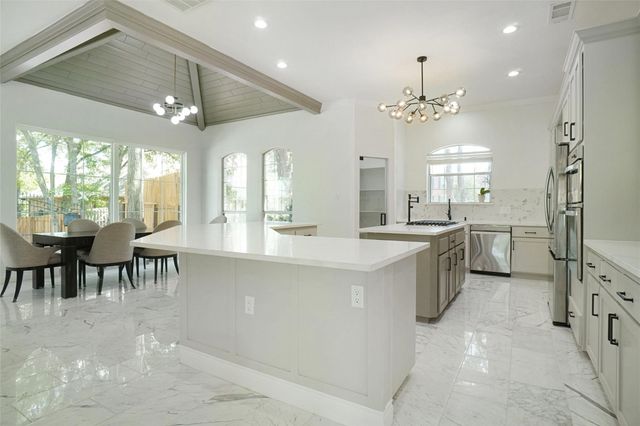 1002 Woodvale Court, Colleyville, TX 76034