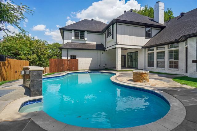 1002 Woodvale Court, Colleyville, TX 76034