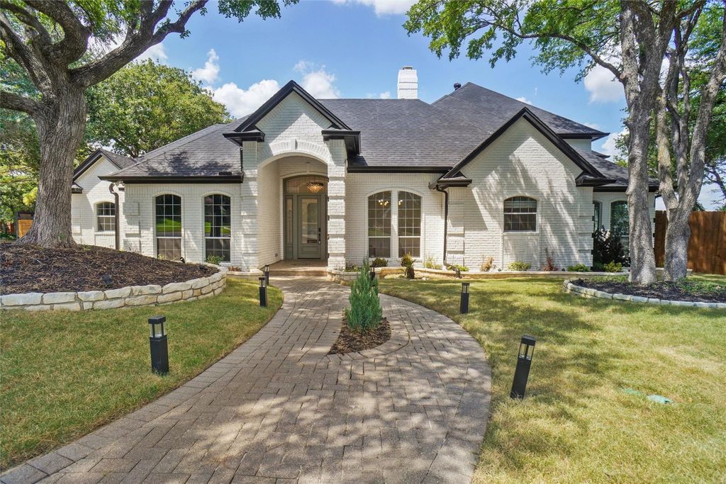 1002 Woodvale Court, Colleyville, TX 76034