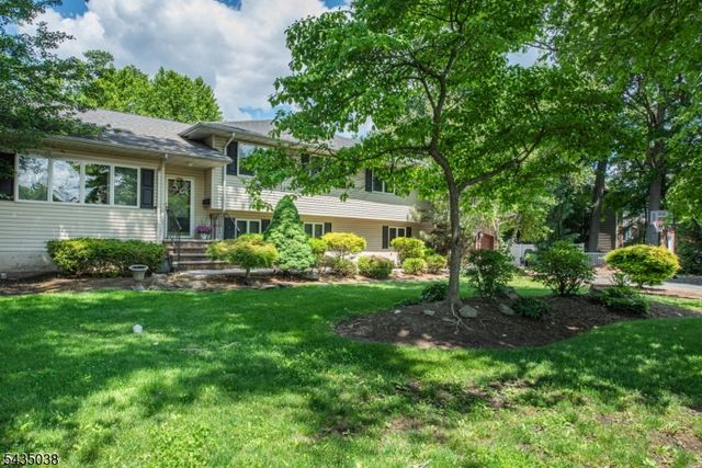 111 Mckinley Ave, East Hanover Twp., NJ 07936