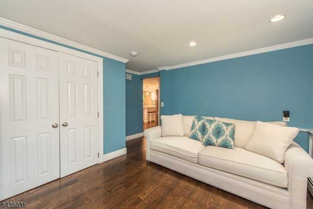111 Mckinley Ave, East Hanover Twp., NJ 07936