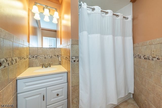 111 Mckinley Ave, East Hanover Twp., NJ 07936
