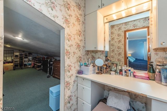 111 Mckinley Ave, East Hanover Twp., NJ 07936