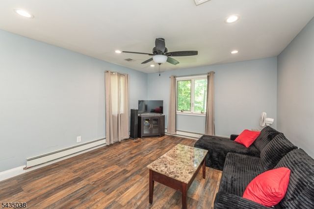 111 Mckinley Ave, East Hanover Twp., NJ 07936