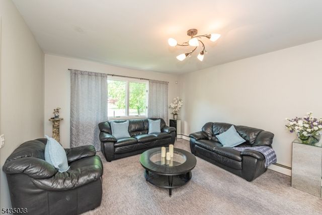 111 Mckinley Ave, East Hanover Twp., NJ 07936