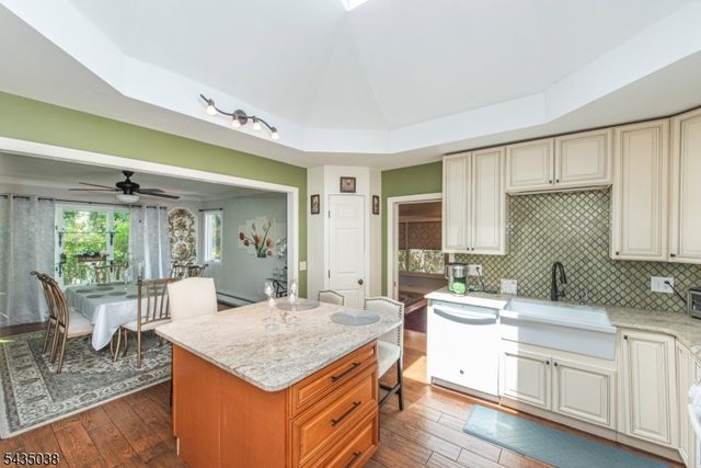111 Mckinley Ave, East Hanover Twp., NJ 07936