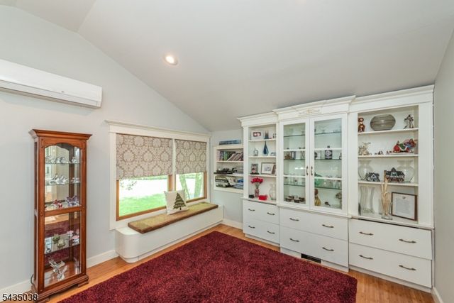 111 Mckinley Ave, East Hanover Twp., NJ 07936