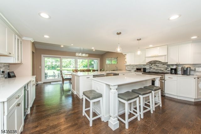 111 Mckinley Ave, East Hanover Twp., NJ 07936
