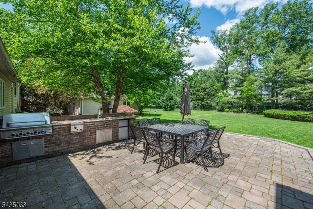 111 Mckinley Ave, East Hanover Twp., NJ 07936